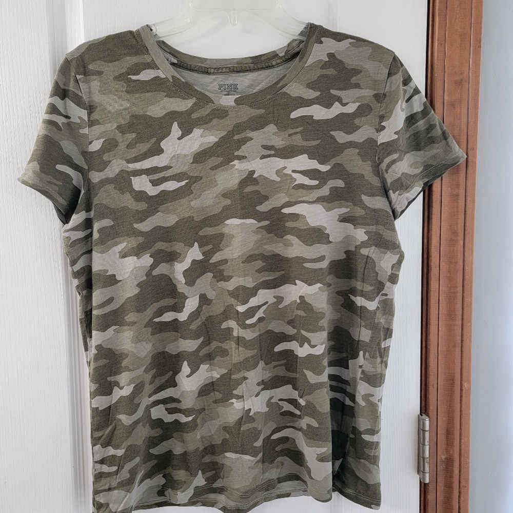 Pink VS Camo Women's Tee Size Large